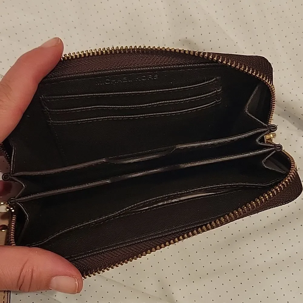 Michael Kors wallet - Picture 3 of 3